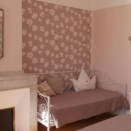 La Maison Des 4 M Bed & Breakfast